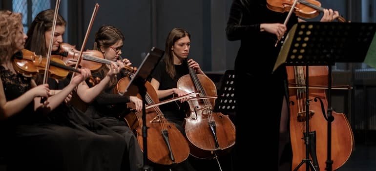 New Hampshire Symphony Orchestra playing music cello and violin