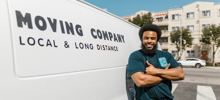 A professional mover learned on a van, while thinking about moving from Portsmouth to York.